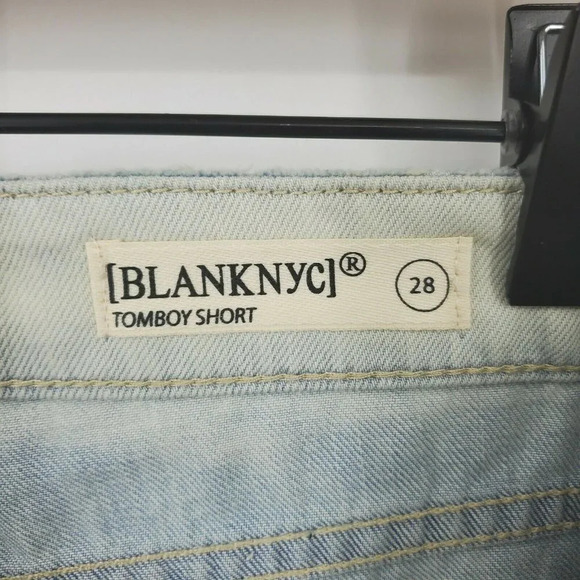 Blank NYC Tomboy Short Sunbaked Cactus Raw Hem NWT - Picture 7 of 8